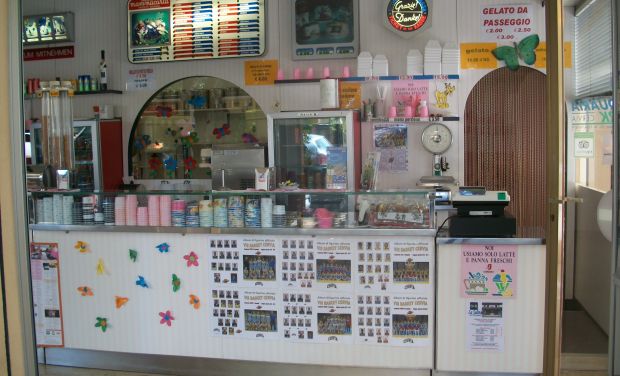 GELATERIA MAMMACARLA Via Emilia, 16
